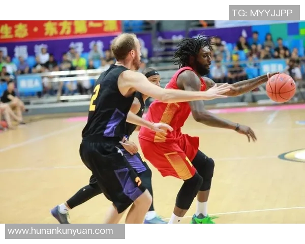 2016年中国男篮对阵俄罗斯的精彩对决回顾与分析