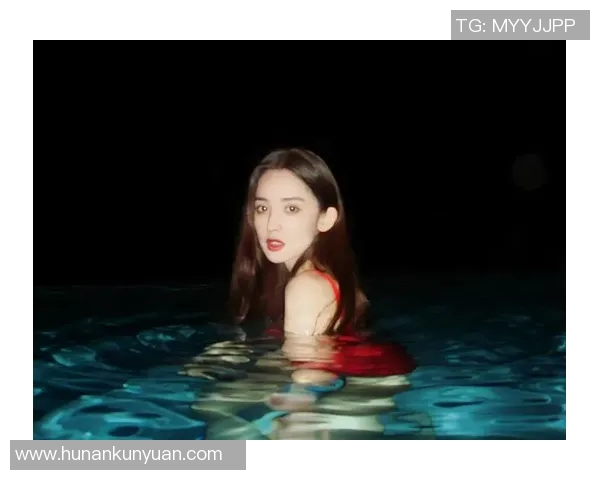 时尚泳衣引领夏日潮流 释放性感与优雅的完美融合 时尚泳衣引领夏日潮流 释放性感与优雅的完美融合