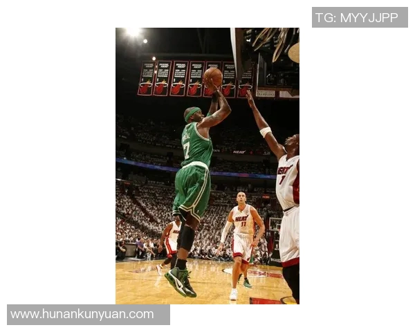 2020年NBA东部决赛首战热火对凯尔特人精彩回顾与赛后分析